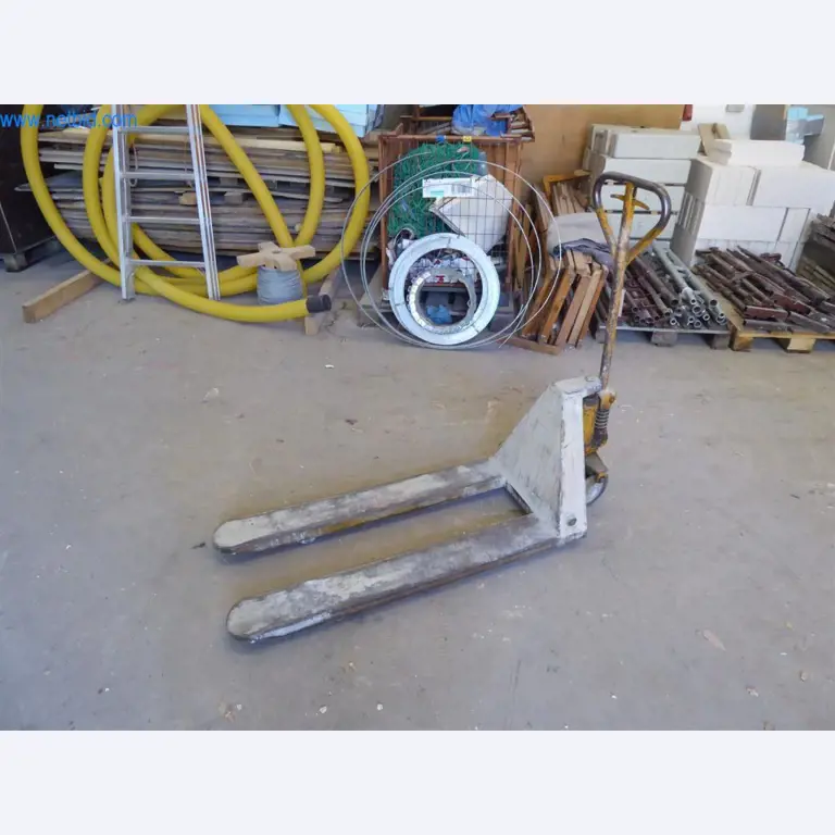 Máquinas en buen estado del sector del diseño de interiores y la construcción-1