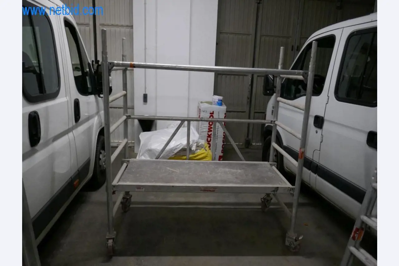 Dobro vzdrževani stroji iz sektorja notranjega oblikovanja in gradbeništva-1