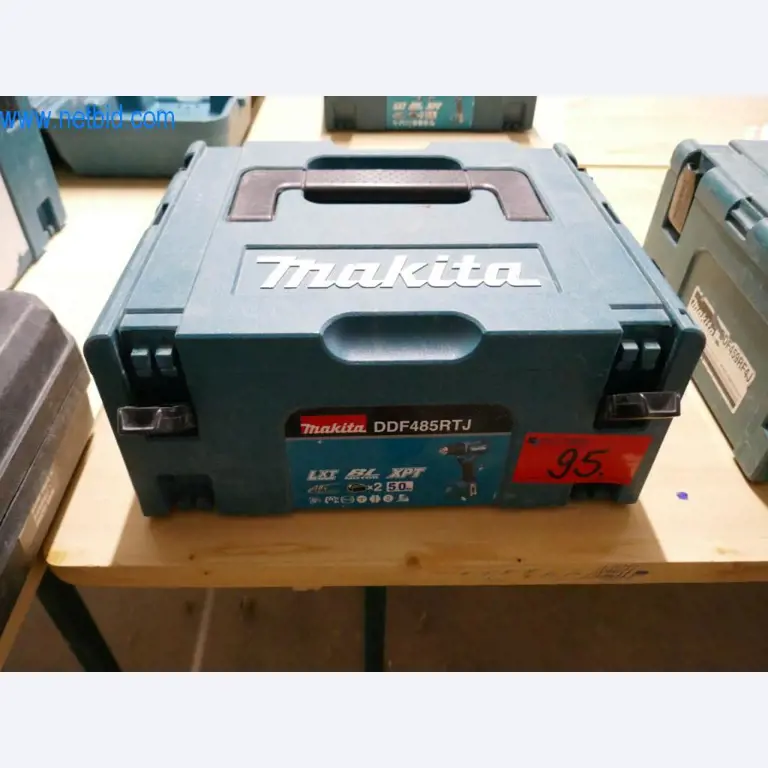 Goed onderhouden machines uit de interieur- en bouwsector-6