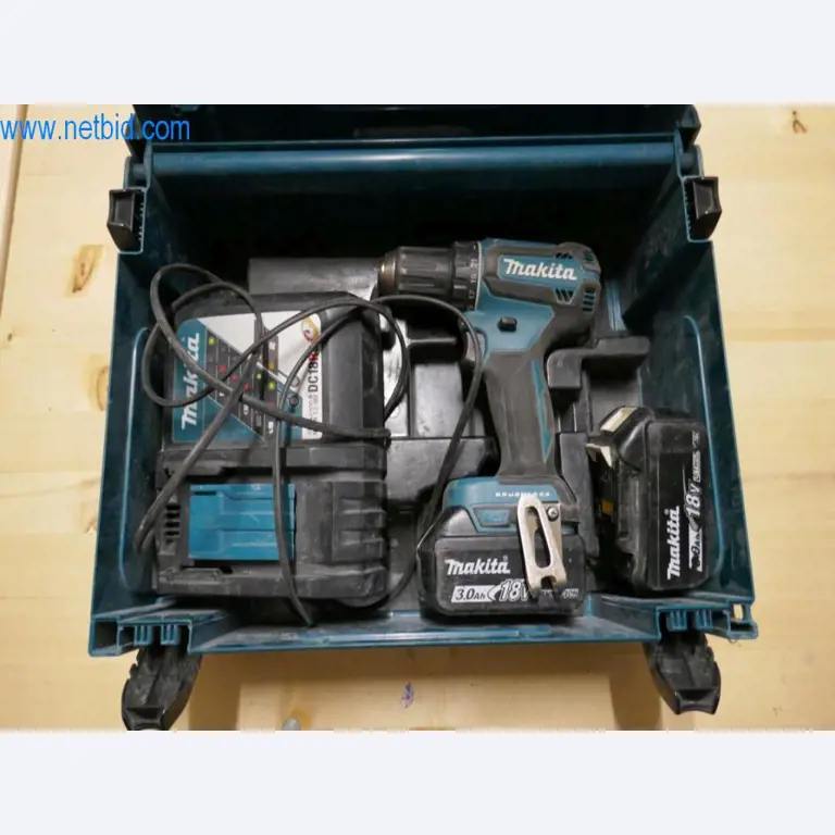 Dobro vzdrževani stroji iz sektorja notranjega oblikovanja in gradbeništva-11