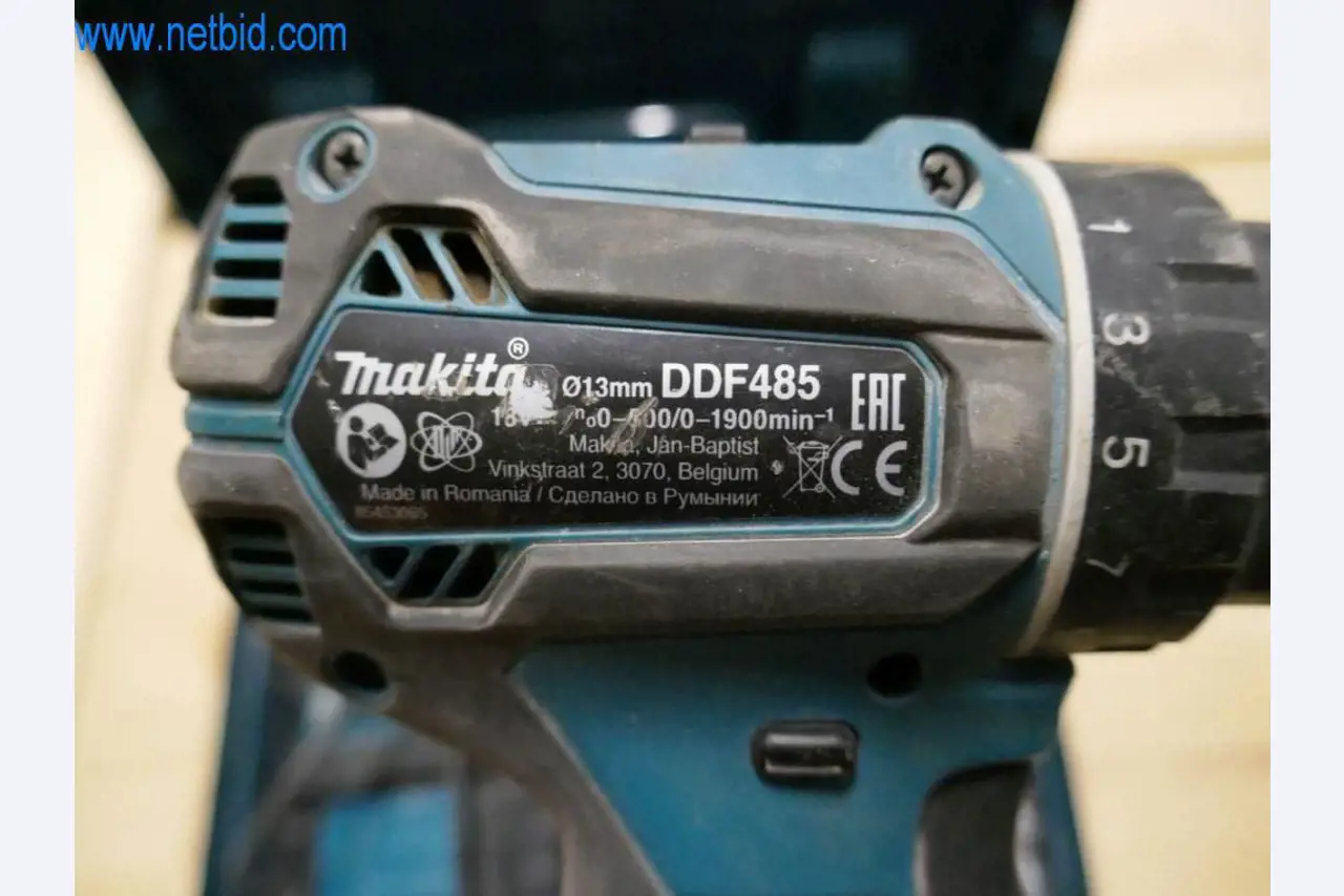 Dobro vzdrževani stroji iz sektorja notranjega oblikovanja in gradbeništva-12