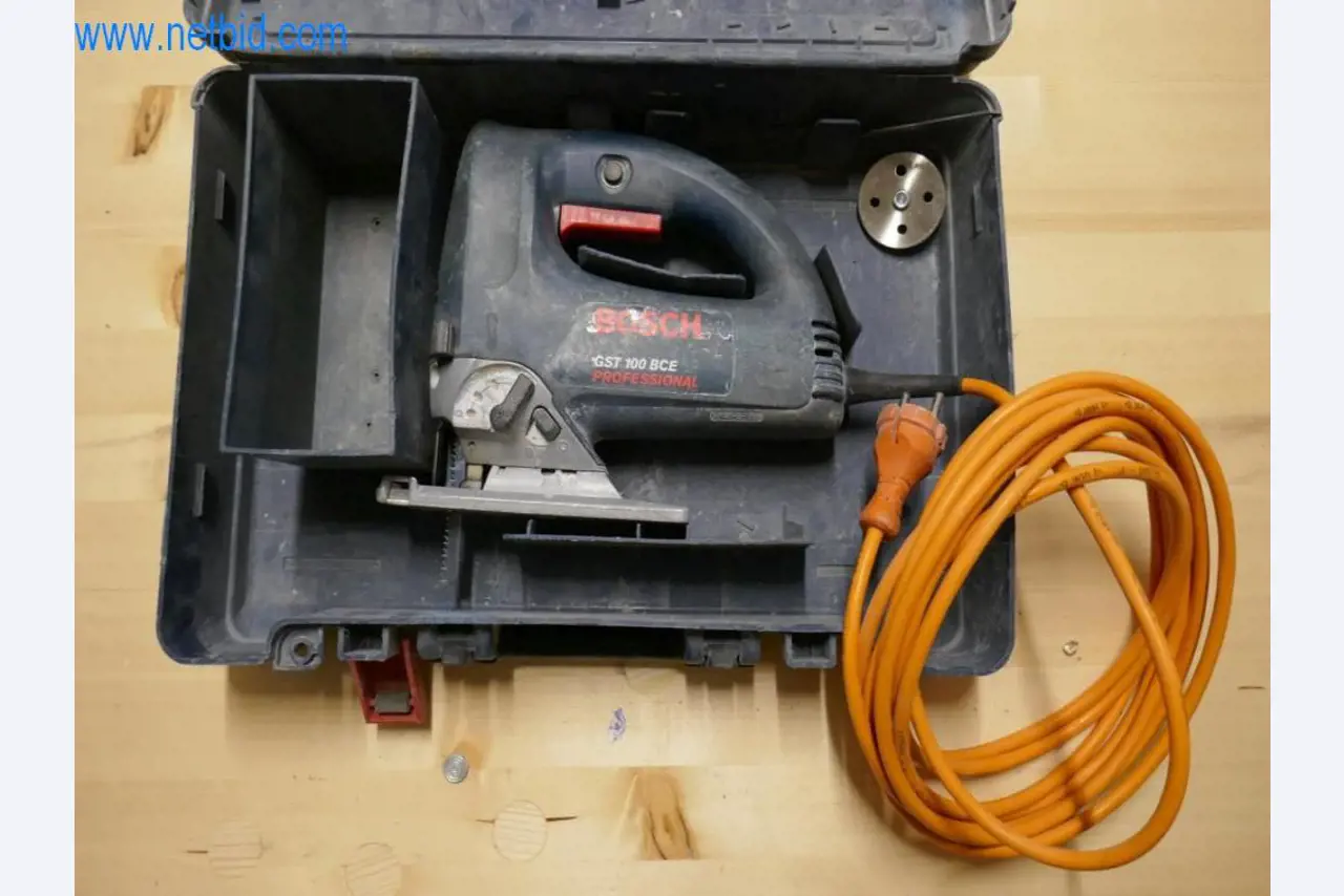 Dobro vzdrževani stroji iz sektorja notranjega oblikovanja in gradbeništva-9