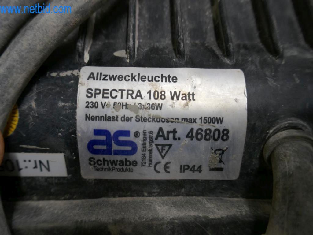 Dobro vzdrževani stroji iz sektorja notranjega oblikovanja in gradbeništva-2