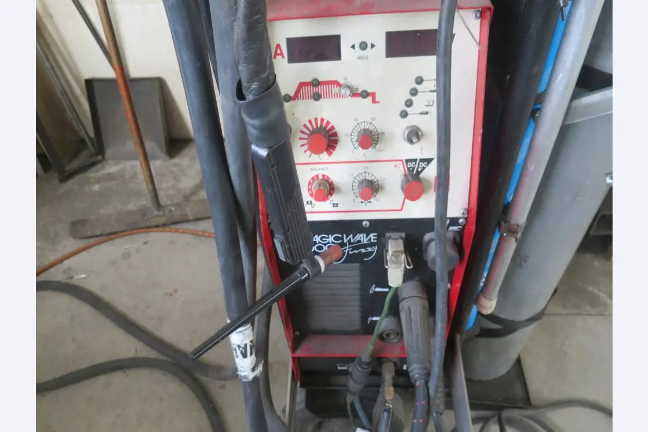 Metal working machines-3