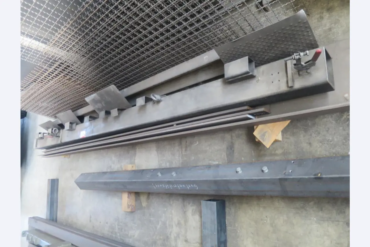 Metal working machines-16