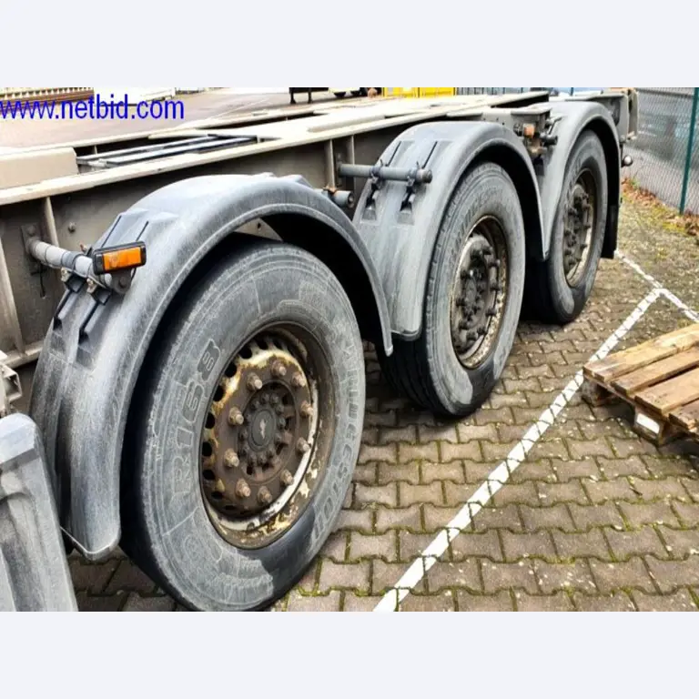 Semirremolques, cabezas tractoras, carretillas elevadoras, cajas móviles-15