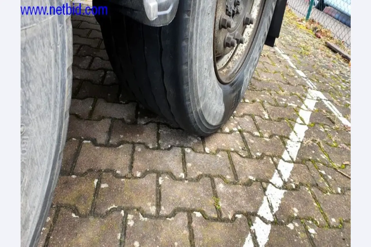 Semirremolques, cabezas tractoras, carretillas elevadoras, cajas móviles-18