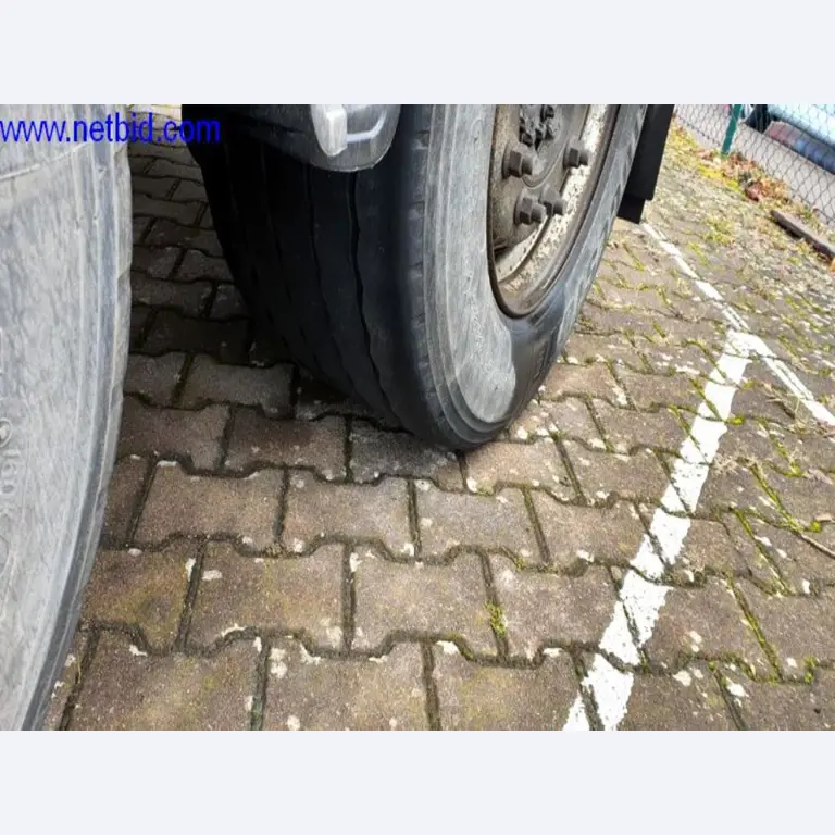 Semirremolques, cabezas tractoras, carretillas elevadoras, cajas móviles-18