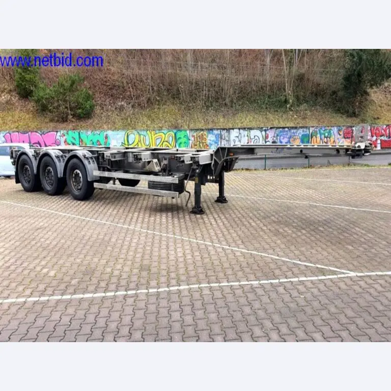 Semirremolques, cabezas tractoras, carretillas elevadoras, cajas móviles-1