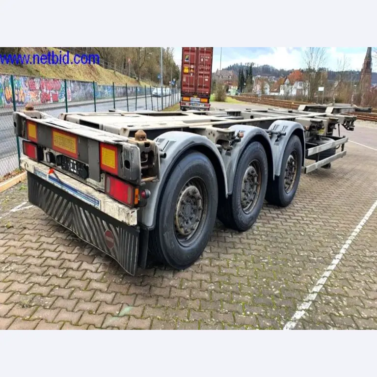 Semirremolques, cabezas tractoras, carretillas elevadoras, cajas móviles-20