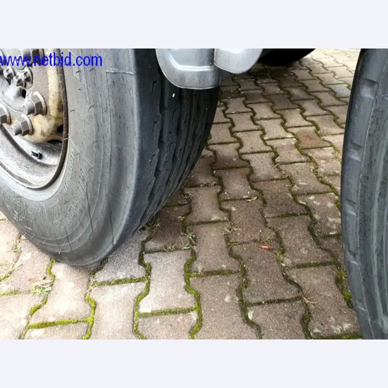Semirremolques, cabezas tractoras, carretillas elevadoras, cajas móviles-4