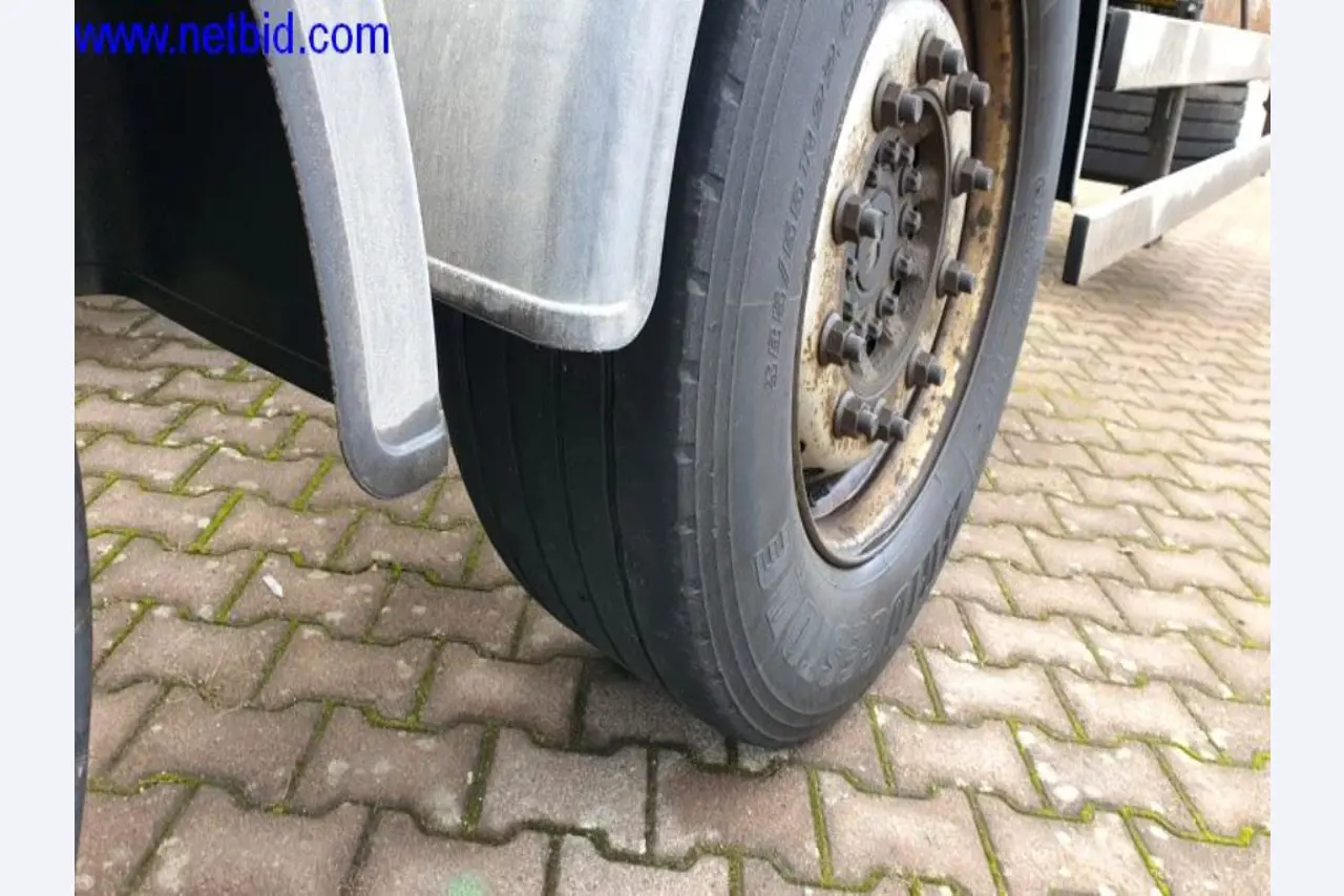 Semirremolques, cabezas tractoras, carretillas elevadoras, cajas móviles-5