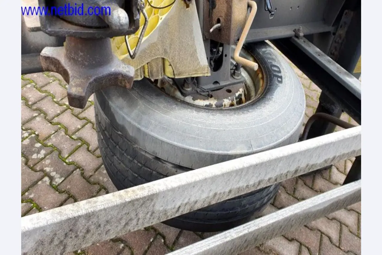 Semirremolques, cabezas tractoras, carretillas elevadoras, cajas móviles-9