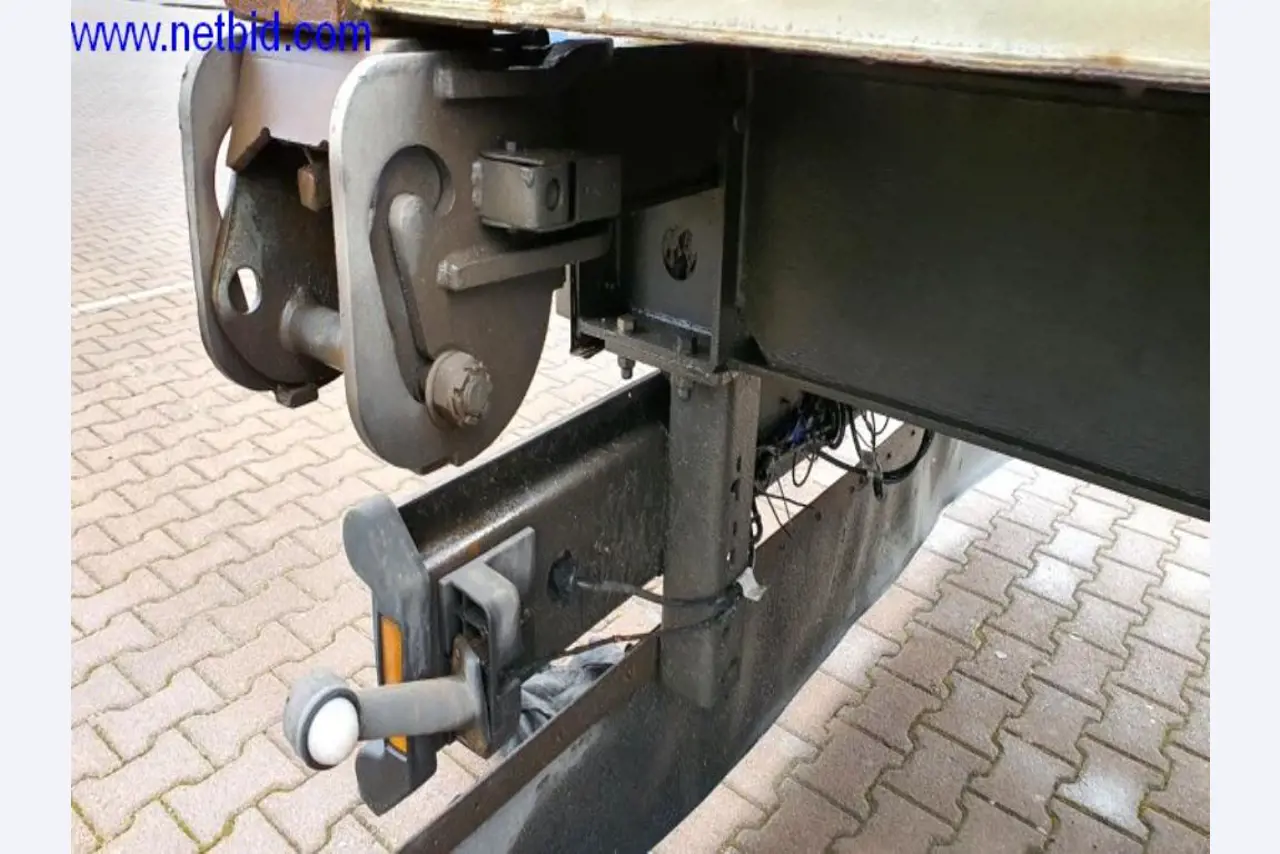 Semirremolques, cabezas tractoras, carretillas elevadoras, cajas móviles-10