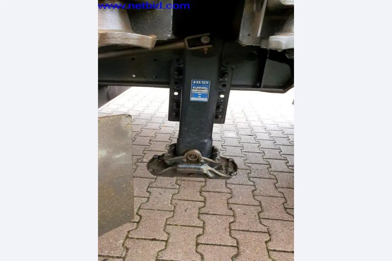 Semirremolques, cabezas tractoras, carretillas elevadoras, cajas móviles-13