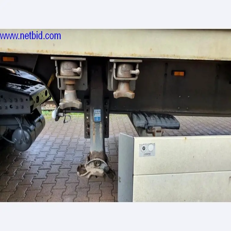 Semirremolques, cabezas tractoras, carretillas elevadoras, cajas móviles-15