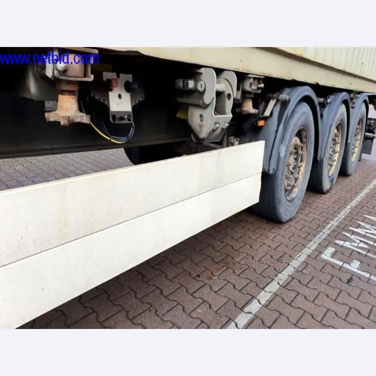Semirremolques, cabezas tractoras, carretillas elevadoras, cajas móviles-16