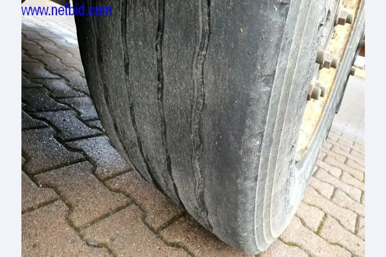 Semirremolques, cabezas tractoras, carretillas elevadoras, cajas móviles-19