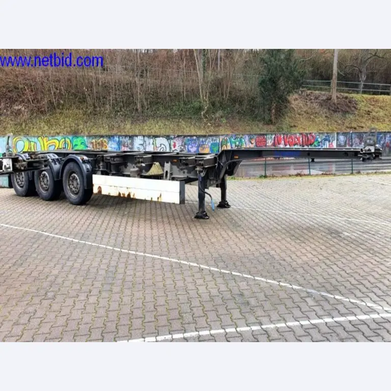 Semirremolques, cabezas tractoras, carretillas elevadoras, cajas móviles-13
