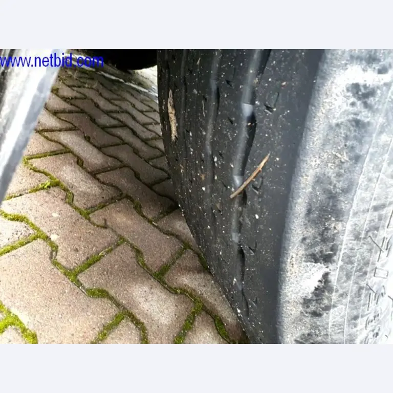 Semirremolques, cabezas tractoras, carretillas elevadoras, cajas móviles-15