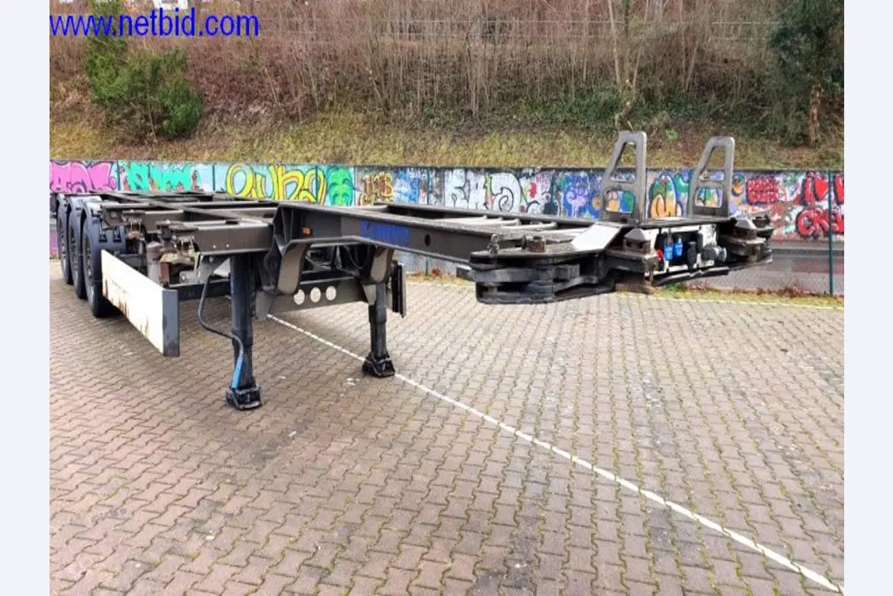 Semirremolques, cabezas tractoras, carretillas elevadoras, cajas móviles-1