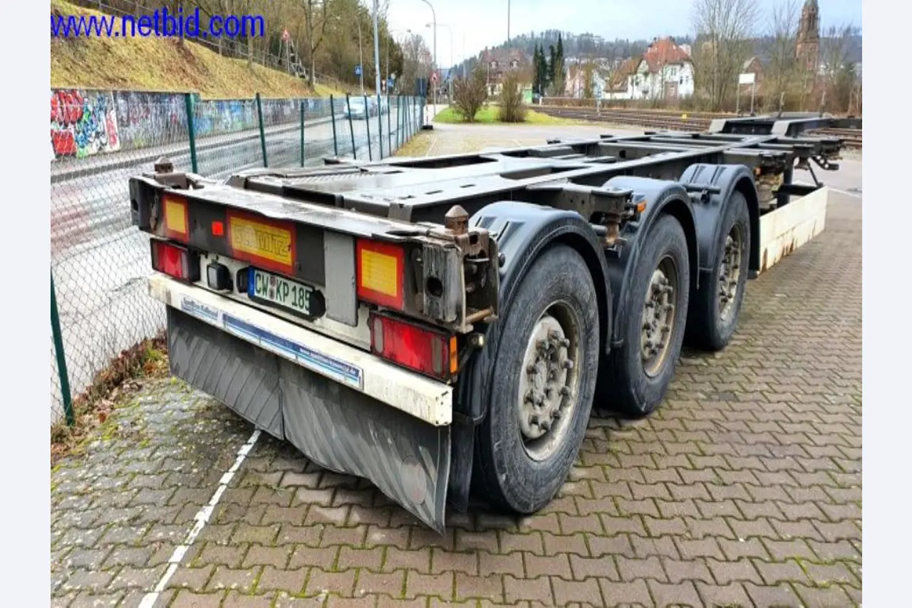 Semirremolques, cabezas tractoras, carretillas elevadoras, cajas móviles-22
