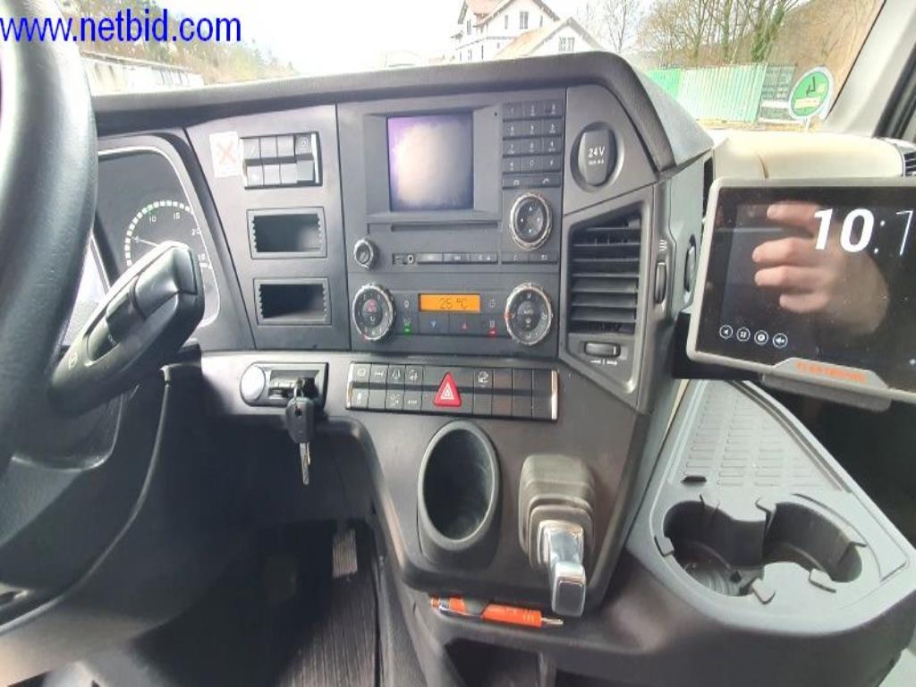 Naczepa, ciągnik siodłowy, wózek widłowy, nadwozie wymienne-22