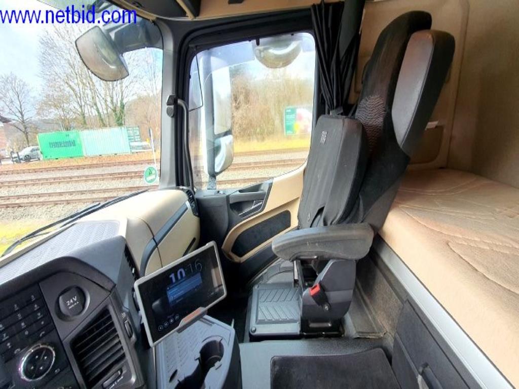 Naczepa, ciągnik siodłowy, wózek widłowy, nadwozie wymienne-31