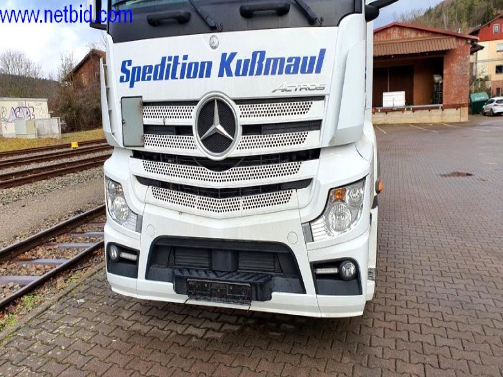 Naczepa, ciągnik siodłowy, wózek widłowy, nadwozie wymienne-42