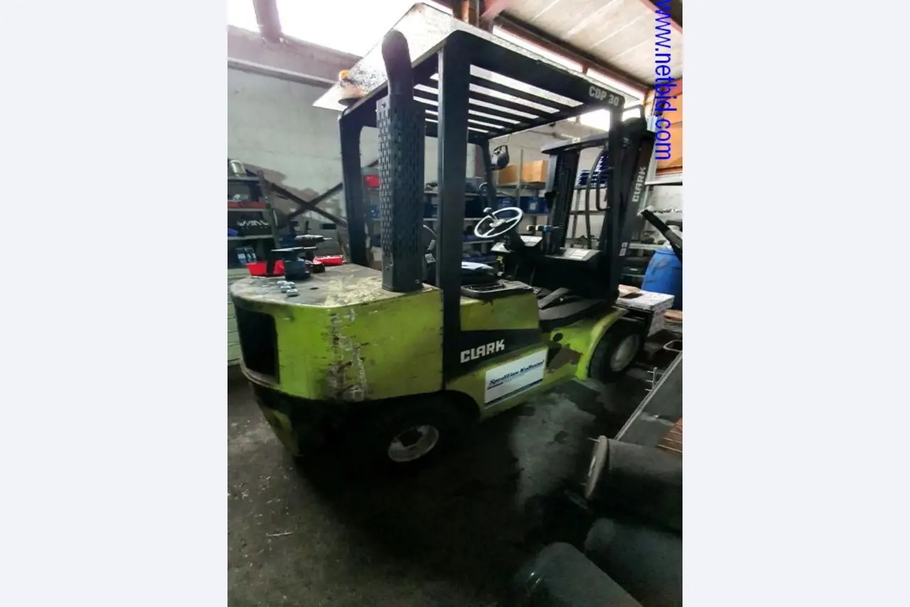 Semirremolques, cabezas tractoras, carretillas elevadoras, cajas móviles-12