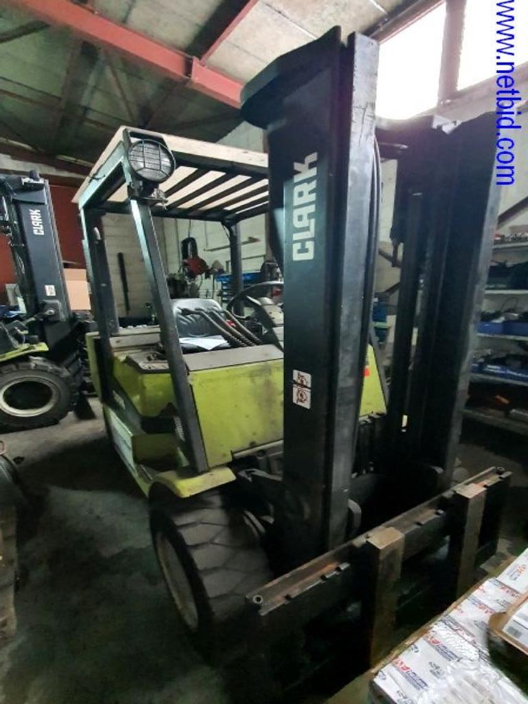 Naczepa, ciągnik siodłowy, wózek widłowy, nadwozie wymienne-13