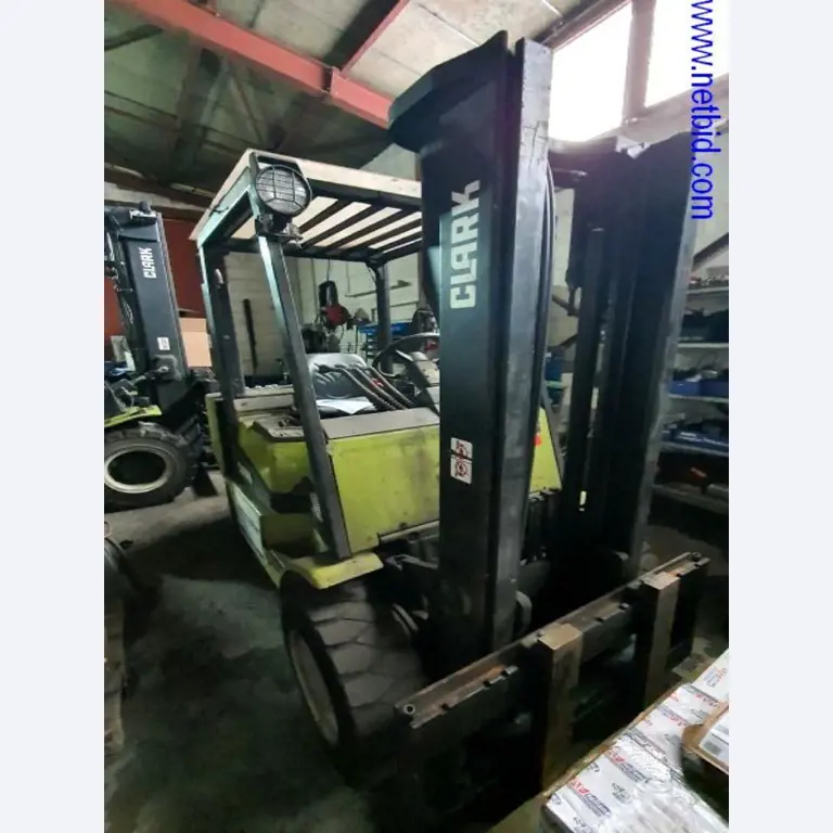 Semirremolques, cabezas tractoras, carretillas elevadoras, cajas móviles-13