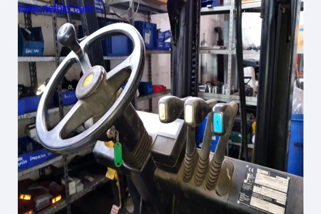 Semirremolques, cabezas tractoras, carretillas elevadoras, cajas móviles-17