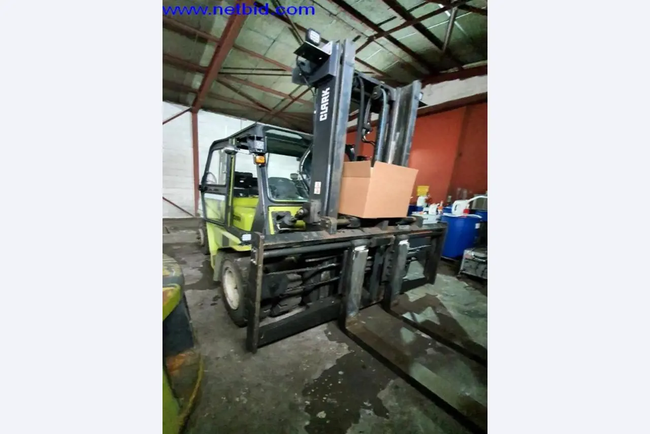 Semirremolques, cabezas tractoras, carretillas elevadoras, cajas móviles-17