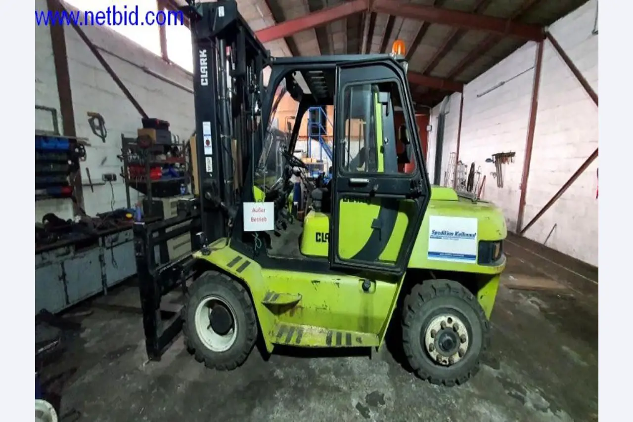 Semirremolques, cabezas tractoras, carretillas elevadoras, cajas móviles-19