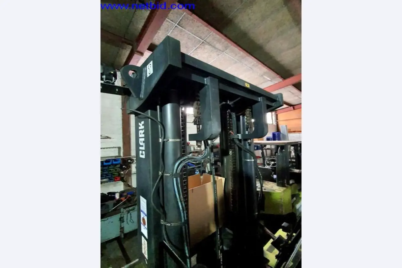 Semirremolques, cabezas tractoras, carretillas elevadoras, cajas móviles-4