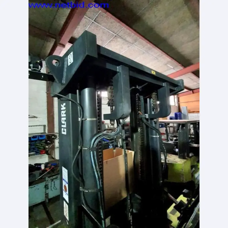 Semirremolques, cabezas tractoras, carretillas elevadoras, cajas móviles-4