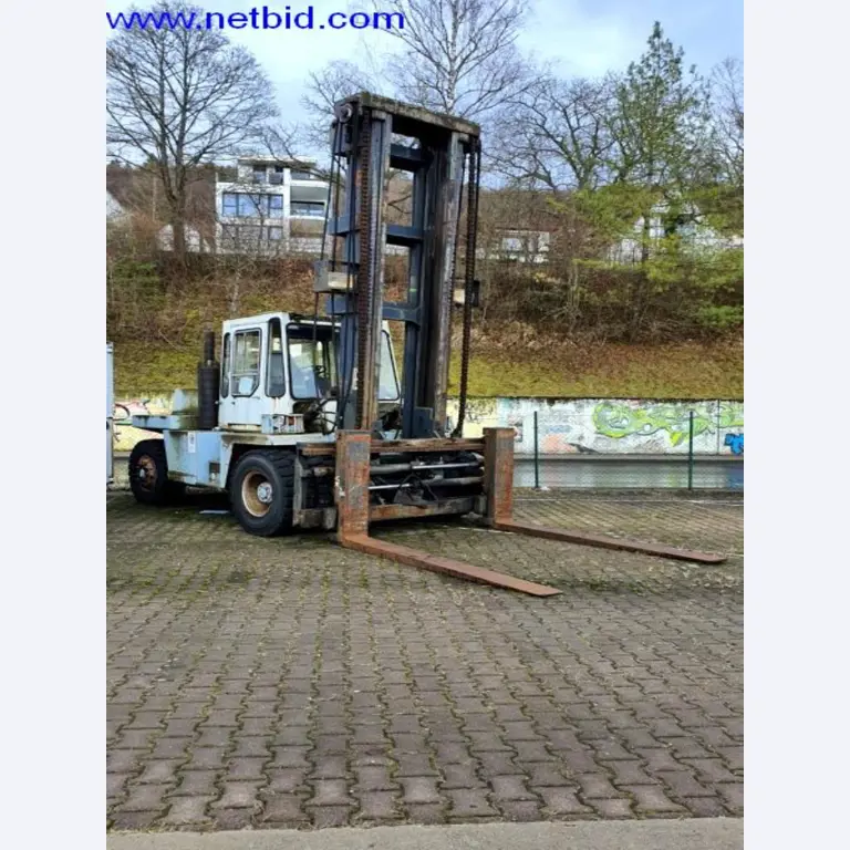 Semi-trailers, tractor units, forklifts, swap bodies-14