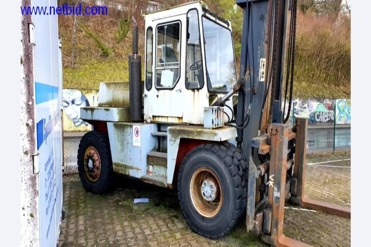Semi-trailers, tractor units, forklifts, swap bodies-15