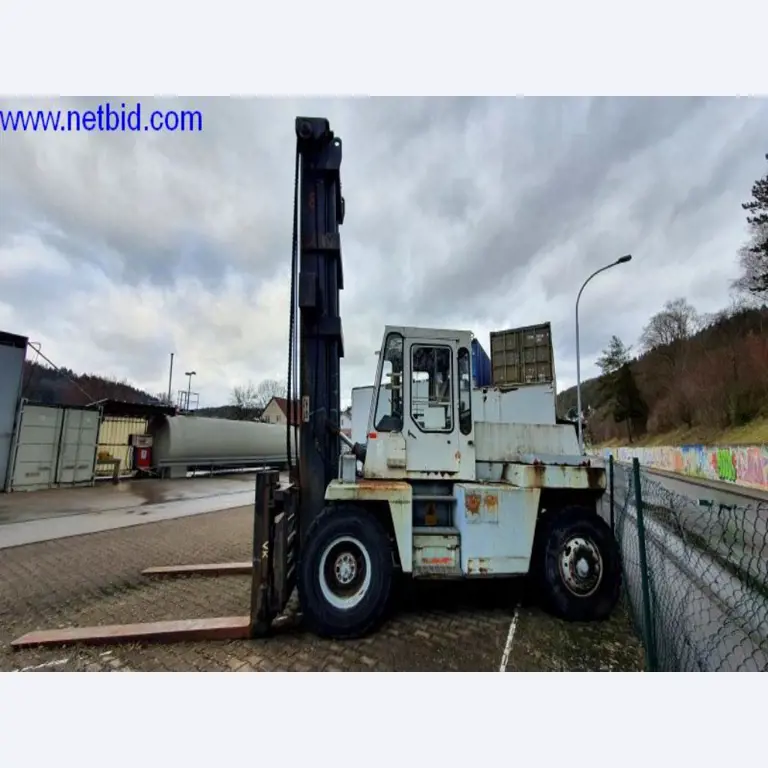 Semi-trailers, tractor units, forklifts, swap bodies-17