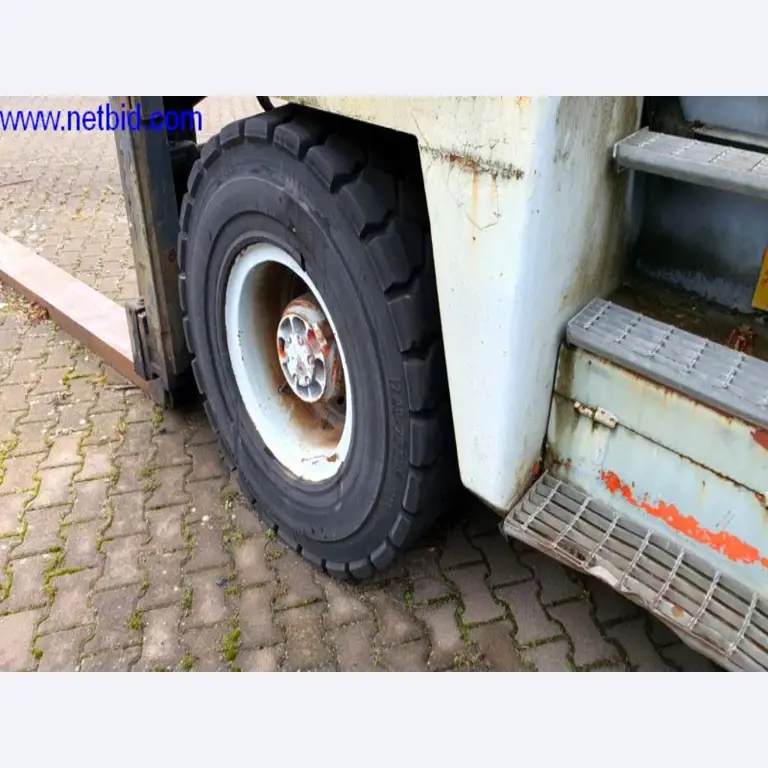 Semi-trailers, tractor units, forklifts, swap bodies-19