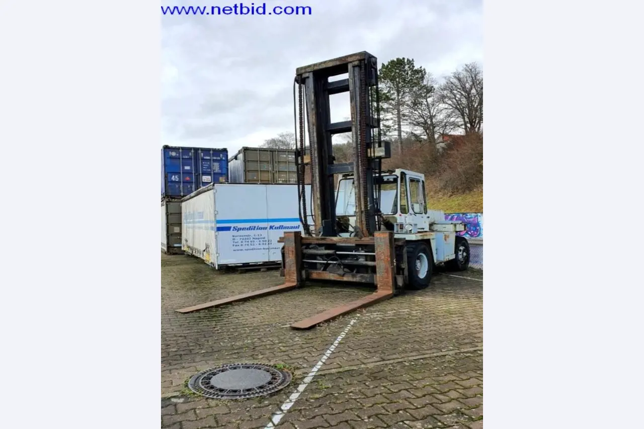 Semi-trailers, tractor units, forklifts, swap bodies-2