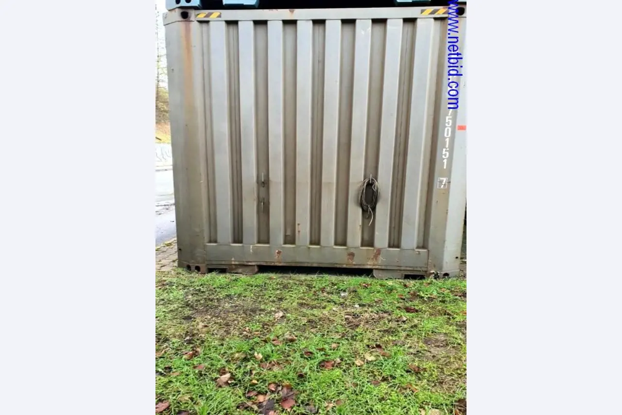 Semi-trailers, tractor units, forklifts, swap bodies-3