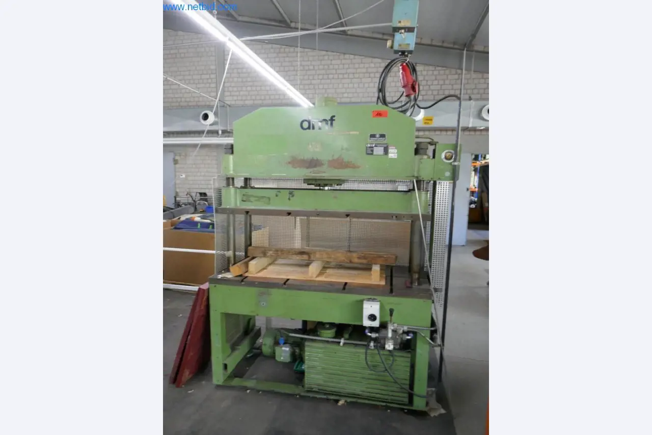 Stroji za predelavo usnja in tekstila-1