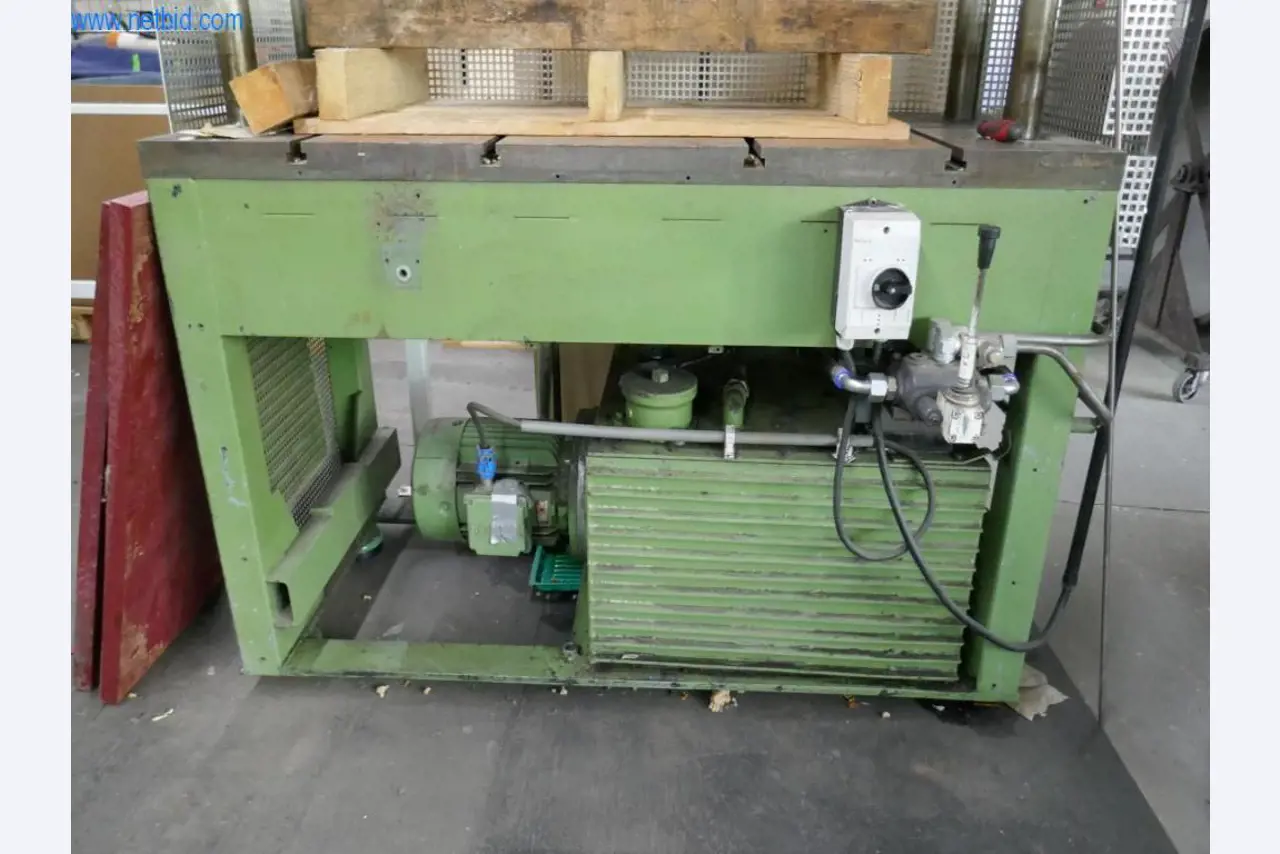 Stroji za predelavo usnja in tekstila-3