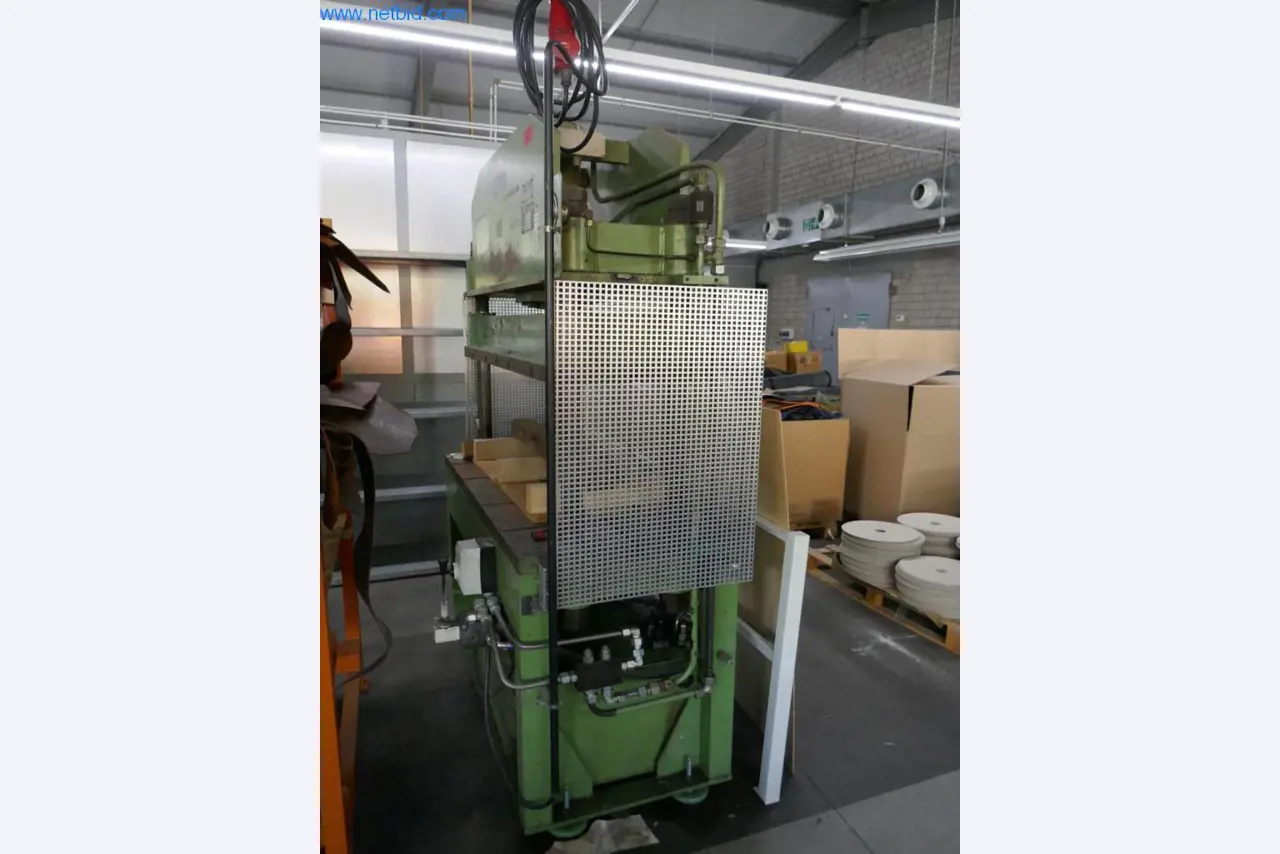 Stroji za predelavo usnja in tekstila-6