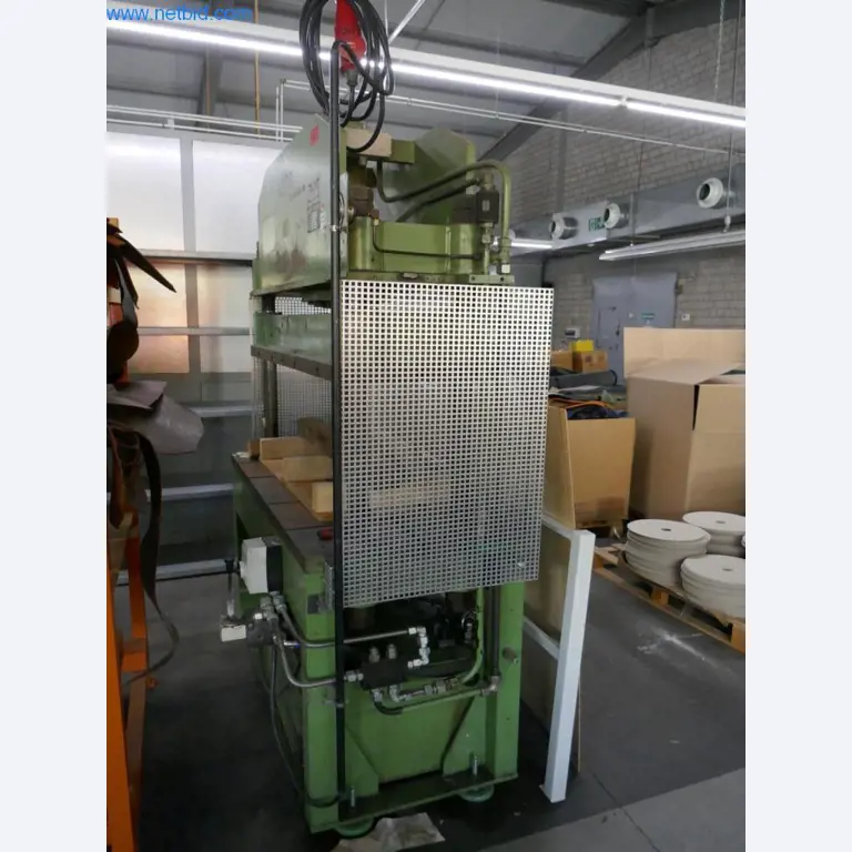 Stroji za predelavo usnja in tekstila-6