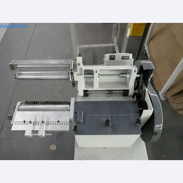 Leder- und Textilbearbeitungsmaschinen-4