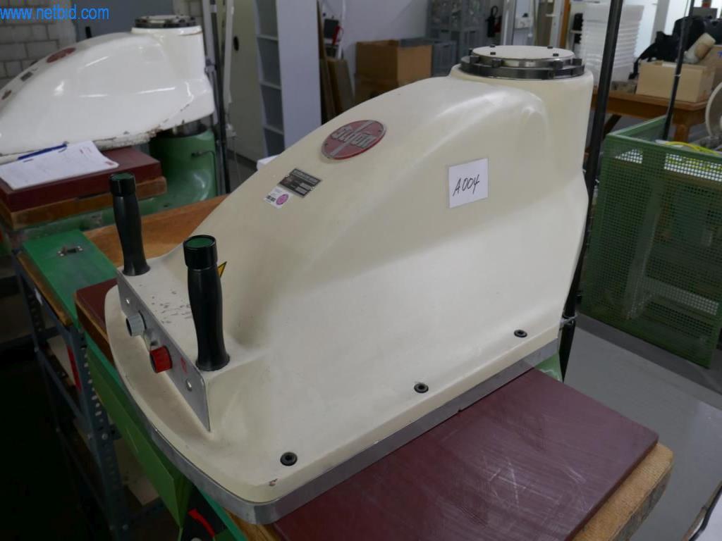 Stroji za predelavo usnja in tekstila-2