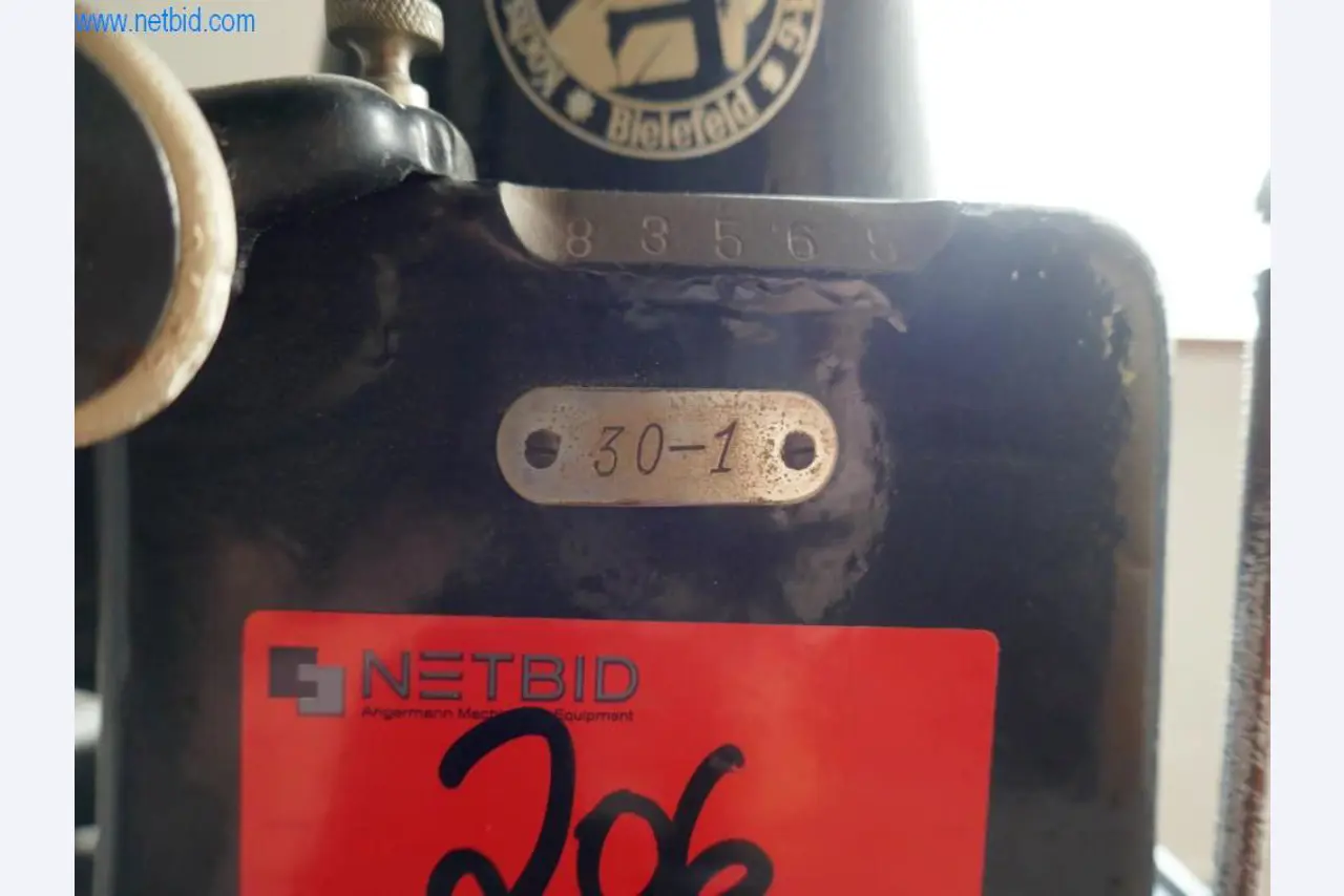 Stroje na zpracování kůže a textilu-3